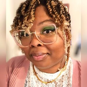 Meet your Posher, Liv